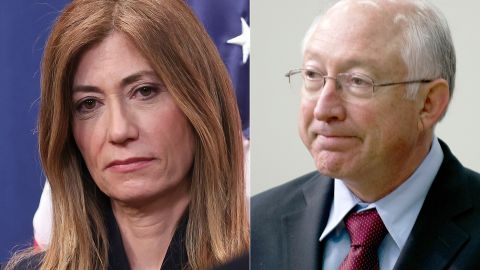 La administradora de la DEA, Anne Milgram, y el embajador de EE.UU. en México, Ken Salazar.