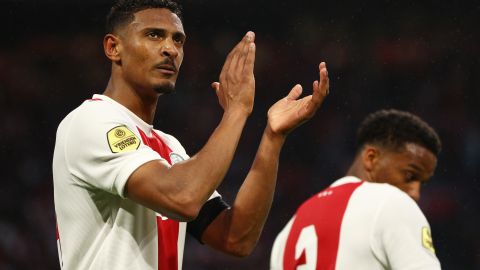 Haller había llegado en el mercado de verano.