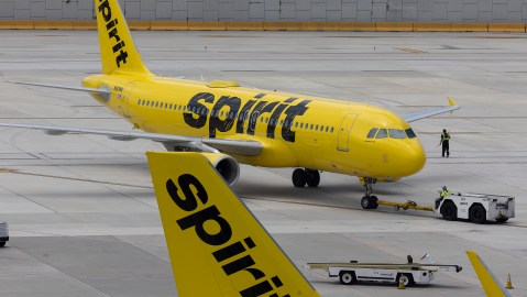 Los pasajeros quedaron a salvo y las operaciones del aeropuerto continuaron de manera regular.