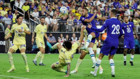 Jugada disputada en el partido amistoso entre Club América y Chelsea FC en Las Vegas el sábado 16 de julio de 2022.