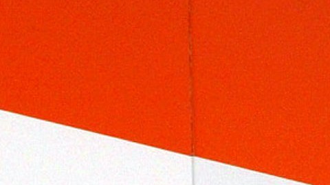 DES PLAINES, IL - MAY 9: A 7-Eleven store logo is visible outside a 7-Eleven store May 9, 2003 in Des Plaines, Illinois. Dallas, Texas-based 7-Eleven, Inc., the world's largest convenience store operator, reported on May 9, 2003 total sales for April 2003 of $897.0 million, an increase of 7.4 percent over the April 2002 total of $835.5 million, the 70th consecutive monthly increase in U.S. same-store sales. (Photo by Tim Boyle/Getty Images)