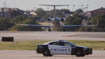 Policía en Texas investiga reporte de disparos en el aeropuerto de Dallas