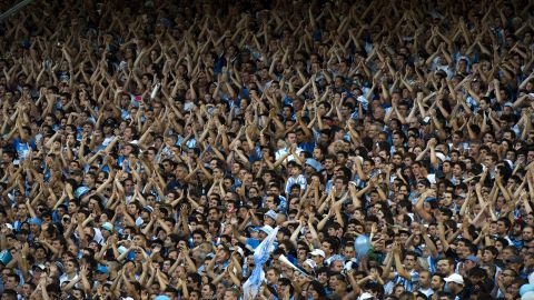 Imagen de referencia de aficionados al fútbol en Argentina.