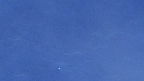 A lo largo de 2015 y 2016, los escombros del avión llegaron a tierra en el Océano Índico occidental, pero el destino del vuelo 370 sigue siendo un misterio.