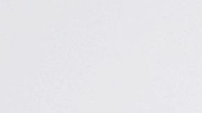 Un activista sostiene un cigarrillo de marihuana durante una manifestación en el Capitolio el 24 de abril de 2017.