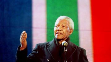 Nelson Mandela sufrió un robo de un prestigioso recuerdo recibido por parte de Roy Leonard.