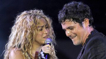 Shakira y Alejandro Sanz | JUAN MABROMATA/AFP via Getty Images.