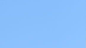 La supervisora Hilda Solís con el pastor Troy Vaughn en el festival callejero en Skid Row.