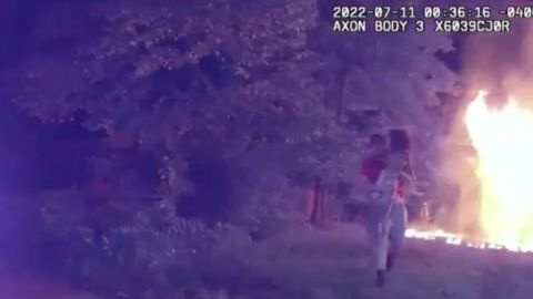 Historia del repartidor de pizza que salvó a 5 niños de un incendio se vuelve viral