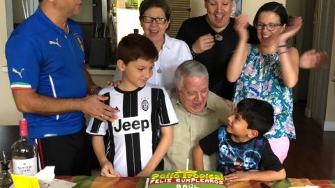 Raúl González junto a su familia