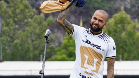 Dani Alves, nuevo jugador de los Pumas de la UNAM de la Liga MX.