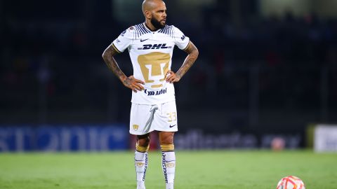 Dani Alves debutó con empate y dio una asistencia.