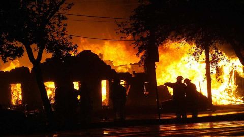 El fuego consumió nueve viviendas