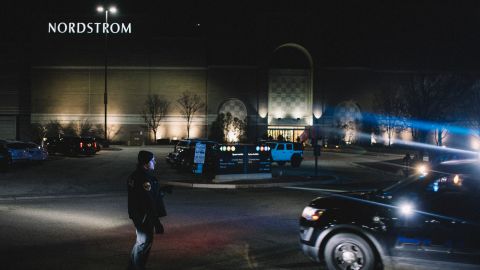 Madre de Texas desaparecida fue hallada muerta dentro de un auto en un centro comercial