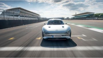 El Mercedes-Benz Vision EQXX batió su propio récord de autonomía y recorrió más de 1,000 kilómetros con una sola recarga de batería