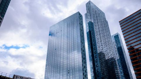Muere niño al caer del piso 29 de un edificio en Nueva York Mi bebé, mi bebé