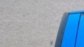 Mujer atropella a ladrones que querían robarle su auto