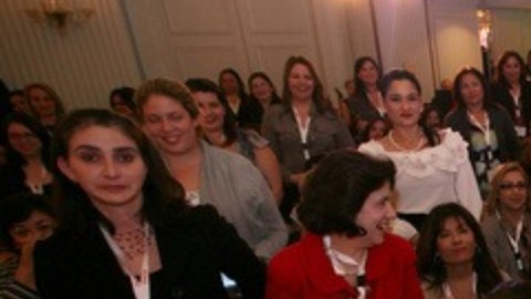 La mujer latina es de los grupos más activos en el estado.
