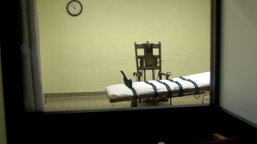 Obligan a reportera a cambiarse la falda para cubrir ejecución en Alabama por ser reveladora