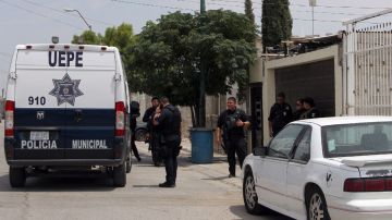 Alrededor de seis hombres llegaron a la casa en la que se encontraban velando a un joven en el estado de Guanajuato, que días antes fue asesinado, y comenzaron a disparar a todos