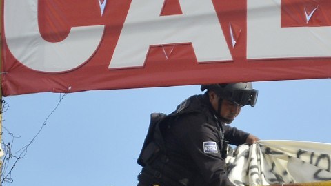 Policía quita narcomensaje