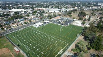 Rancho Los Amigos Sports Complex se construyó en una superficie de cinco acres.