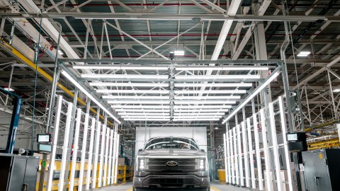 Ford quiere superar el medio millón de vehículos eléctricos para finales del próximo año