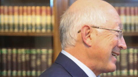 AMLO sale en defensa de Ken Salazar sobre publicación del The New York Times