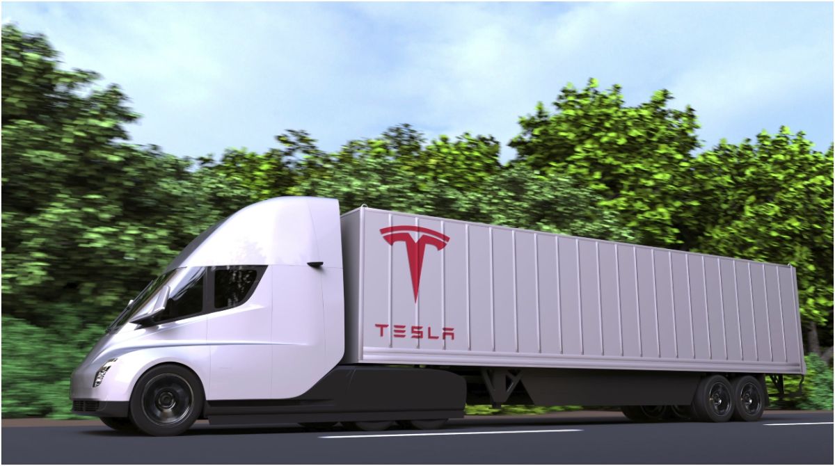 El camión eléctrico de Tesla, Semi, cumple funciones internas en la compañía mientas espera por afinar sus detalles de producción final