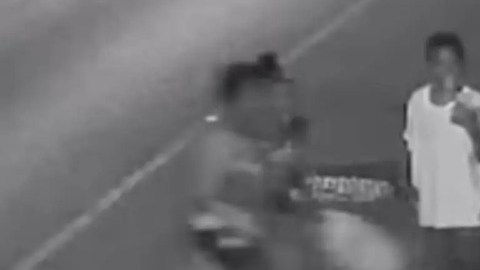 VIDEO: Adolescentes ríen mientras matan a golpes a un anciano de Filadelfia con un cono de tráfico