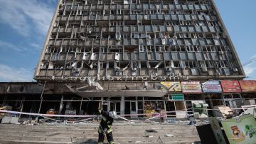 Video muestra como ucranianos huyen y el cielo se oscurece cuando misiles rusos atacan ciudad de Vinnytsia matando a 23 civiles