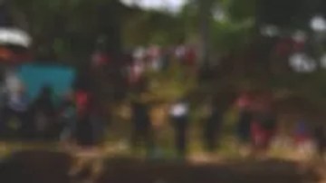 Muchos padres hacen el peligroso viaje con sus hijos por el Darién.