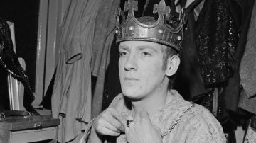 Foto de David Warner de 1964 caracterizado como King Henry VI para la obra 'The Wars of the Roses'.