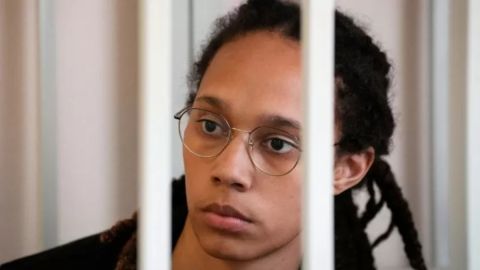 Brittney Griner se encuentra detenida en Rusia desde febrero.