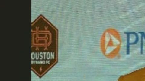 Héctor Herrera con su nuevo uniforme del Dynamo de Houston