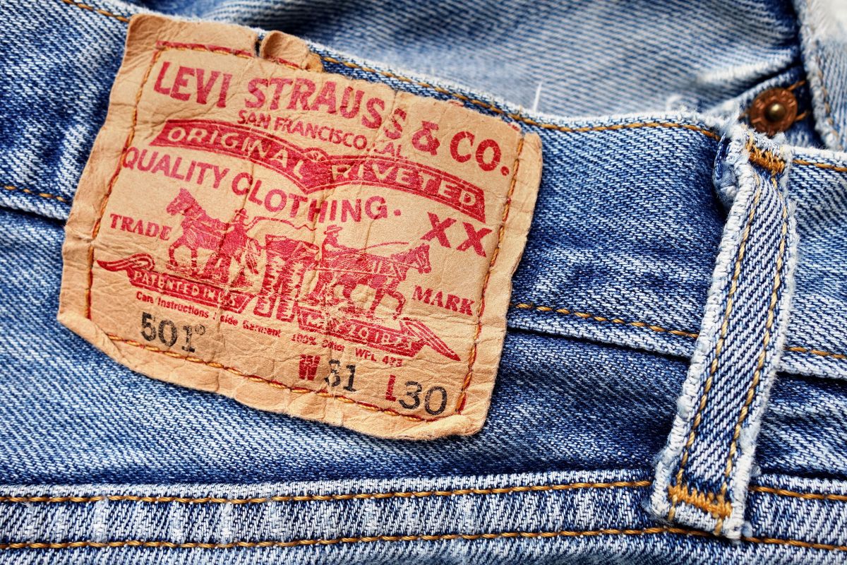 Amazon Prime Day 2022: 5 jeans Levi's para mujer con más del 40% de  descuento - La Opinión