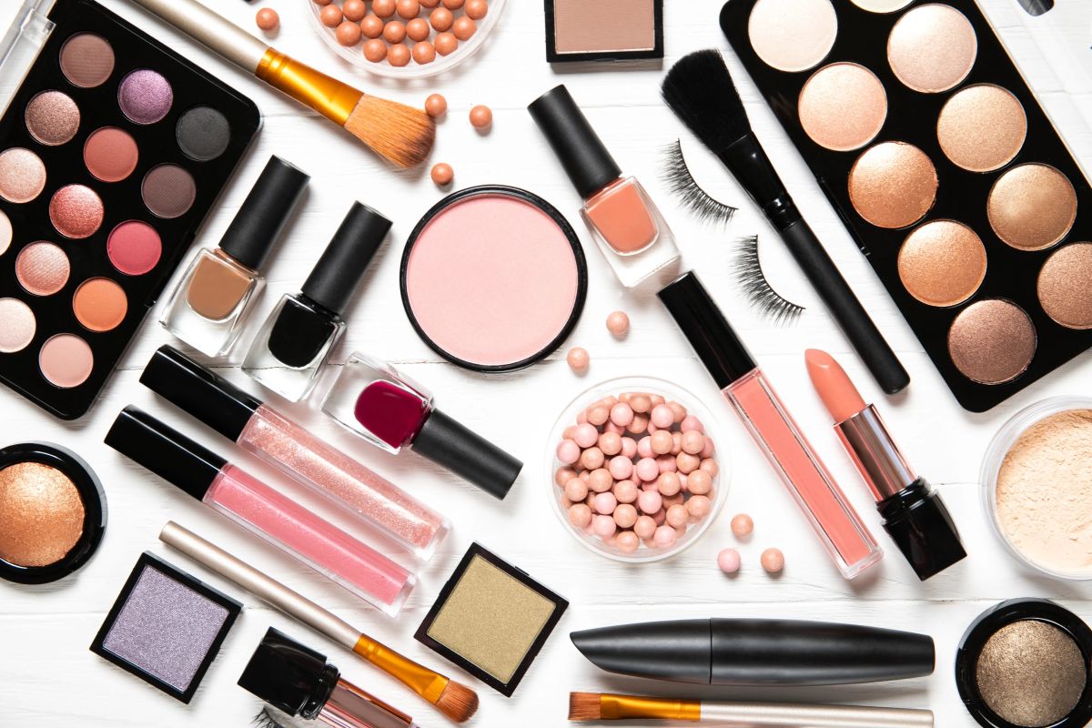 5 productos de maquillaje con oferta del 50% de descuento en Amazon - La  Opinión
