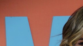 Aseguran que José Manuel Figueroa ya terminó con su novia y ella le vació hasta el apartamento