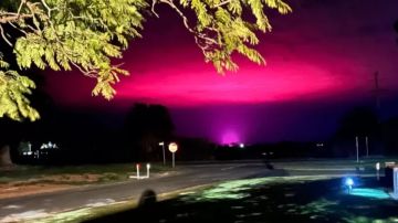 Los vecinos de la ciudad de Mildura estaban confundidos por un resplandor rosado en el cielo.