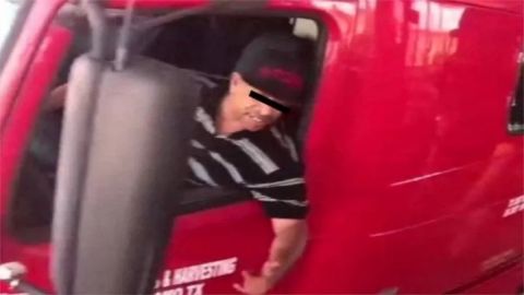 Fotos del conductor fueron capturadas en CCTV en un puesto de control.