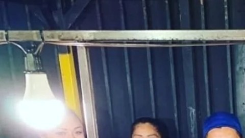 Taqueros del negocio South Tacos R&R.