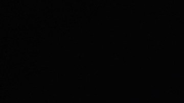 Imagen de logotipo de Twitter distorsionado y de la pantalla de un teléfono móvil.