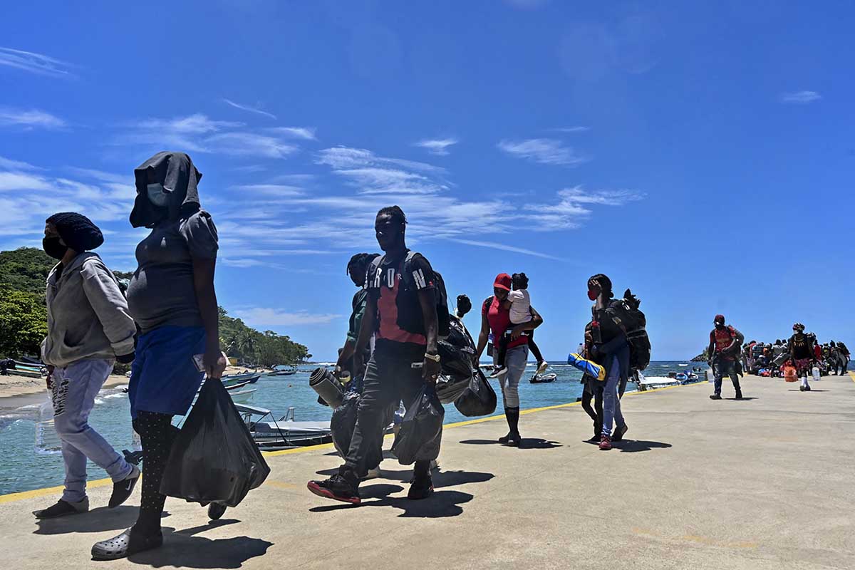 La Guardia Costera ha detenido a casi 4 mil migrantes cubanos en el año fiscal.