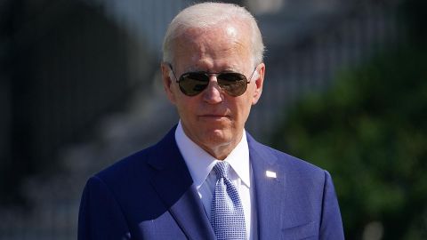 Biden podría cancelar hasta $10,000 en la deuda de préstamos estudiantiles