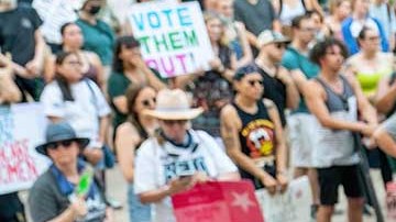 El juez bloqueó la entrada en vigor de la ley contra el aborto.