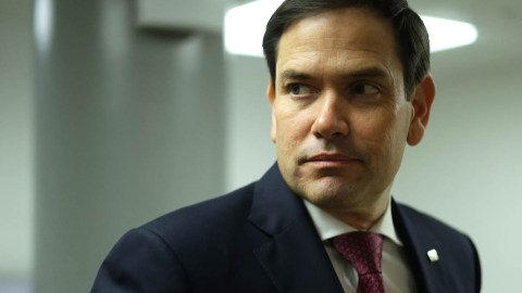 El senador Rubio fue uno de los escritores del
Programa de Protección de Cheques de Pago.
