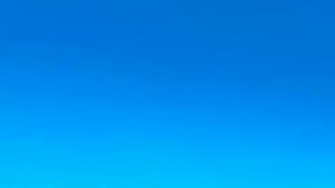 Más de 80,000 turistas están atrapados en el "Hawái chino" por un nuevo confinamiento por coronavirus