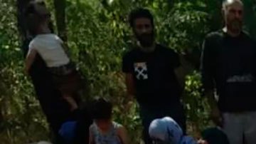 Encuentran a decenas de migrantes en una pequeña isla sin nombre entre Grecia y Turquía