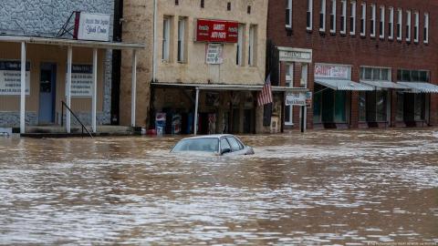 Nuevas lluvias en EE.UU. complican rescates por inundaciones