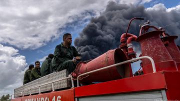 Prosigue grave incendio industrial en Cuba tras gran explosión nocturna